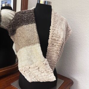 Chunky Knit Color Block Fur? Scarf. Size OS